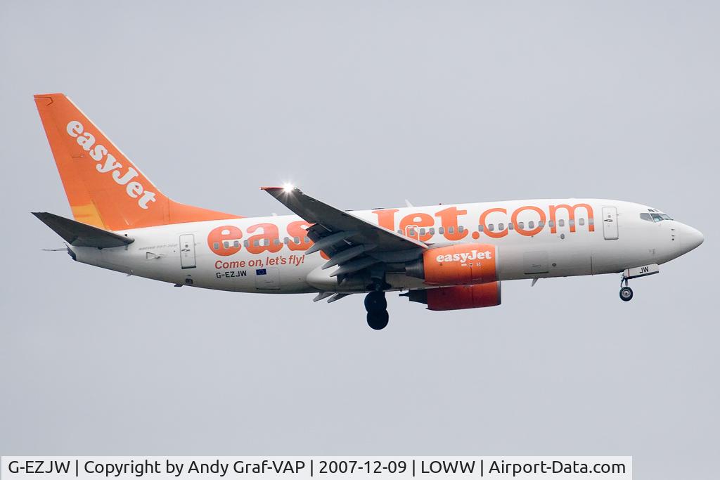 G-EZJW, 2003 Boeing 737-73V C/N 32418, Easyjet 737-700