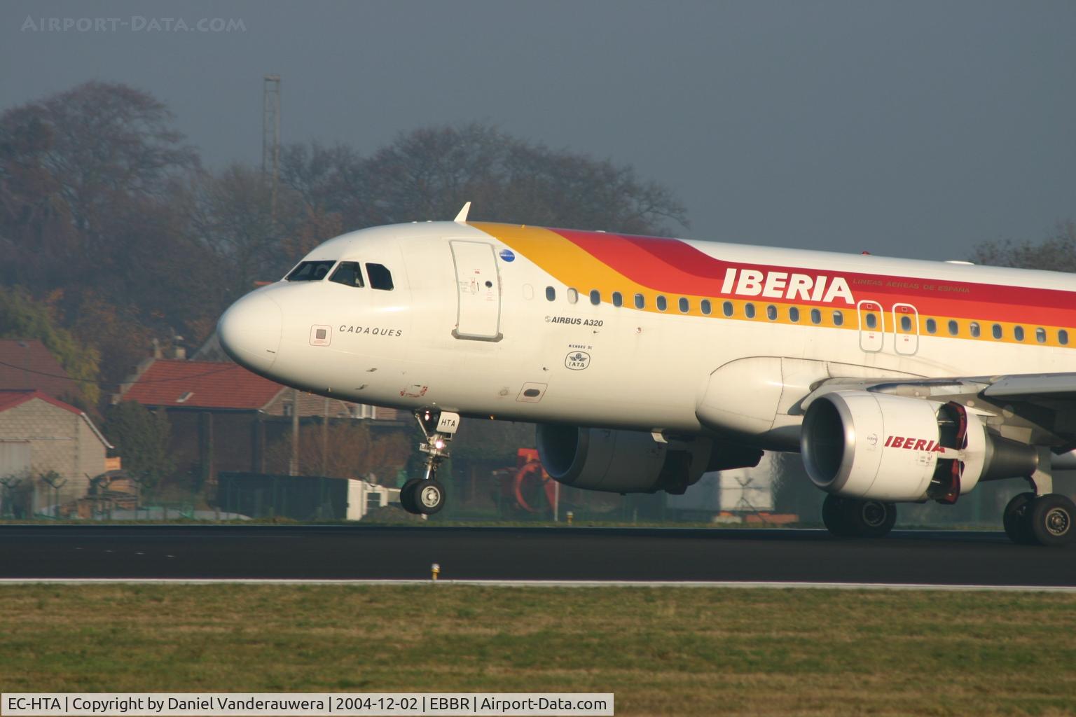 EC-HTA, 2001 Airbus A320-214 C/N 1516, flight IB4214 just landed on rwy 25L