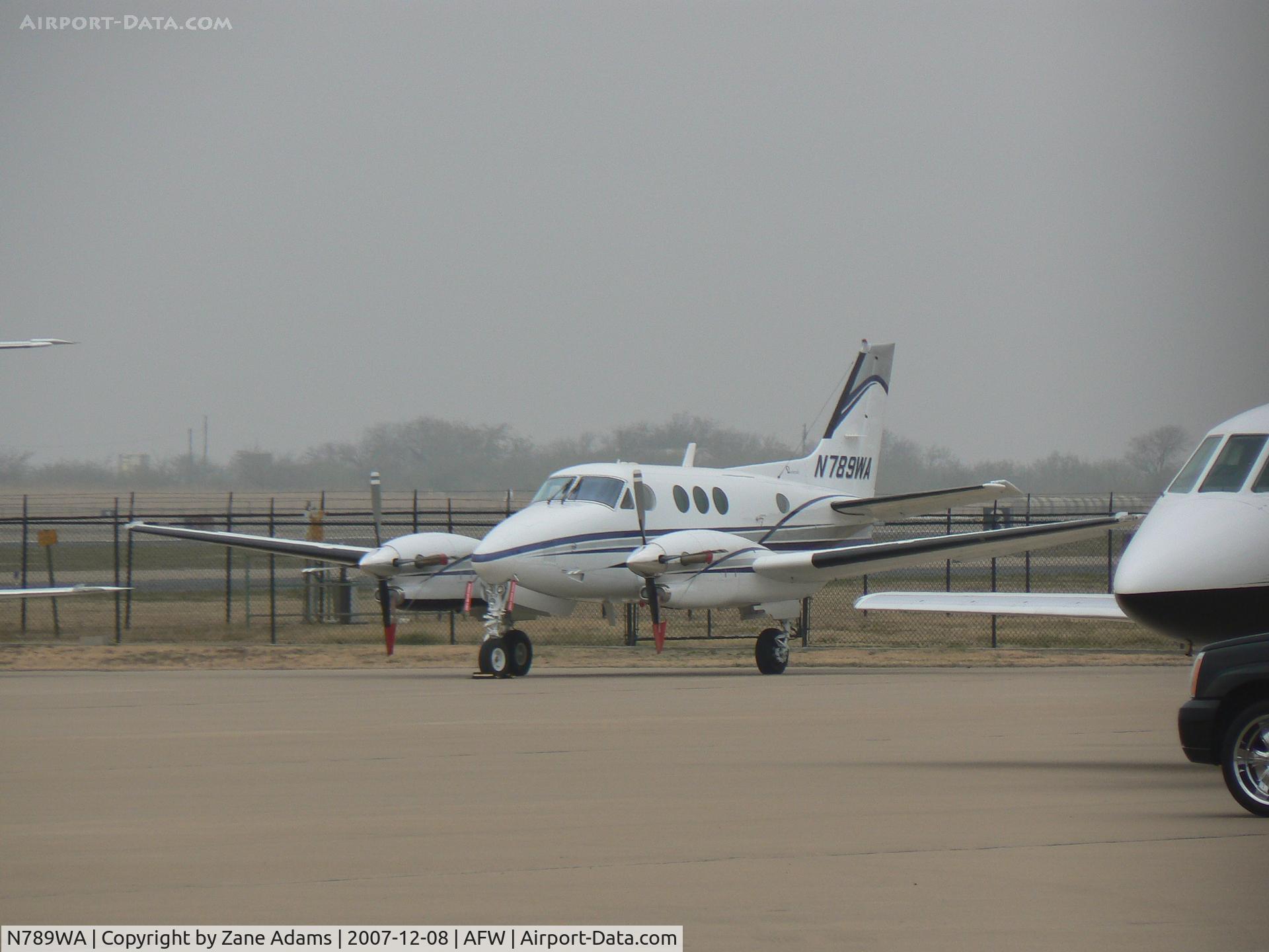 N789WA, 1995 Beech C90A King Air C/N LJ-1407, On the ramp at Alliance Ft. Worth