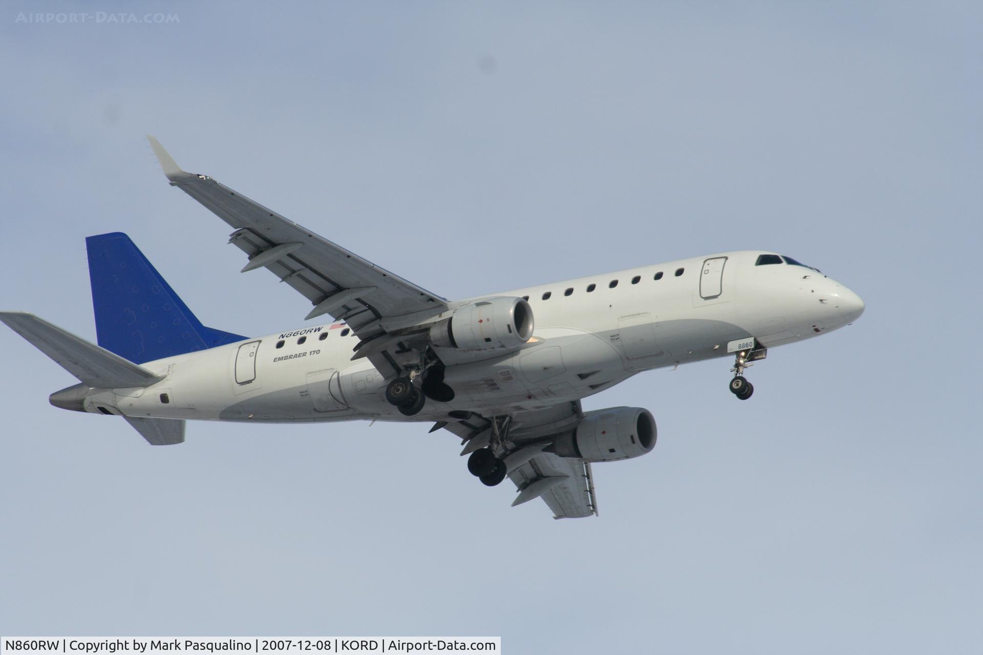 N860RW, 2005 Embraer 170SE (ERJ-170-100SE) C/N 17000084, ERJ 170-100 SE