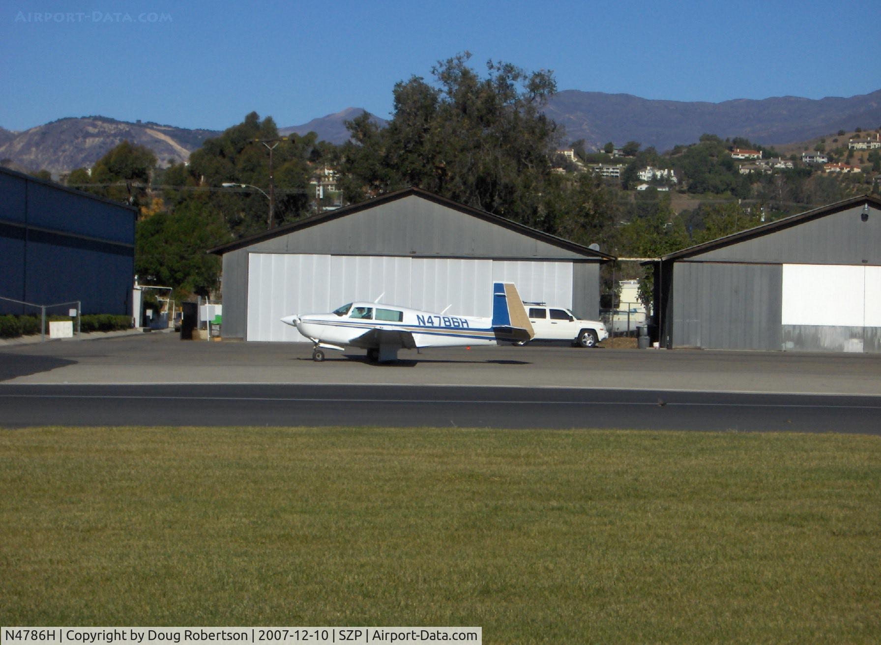 N4786H, 1979 Mooney M20J 201 C/N 24-0876, 1979 Mooney M20J 201, Lycoming IO-360 A&C 200 Hp, taxi to Rwy 04