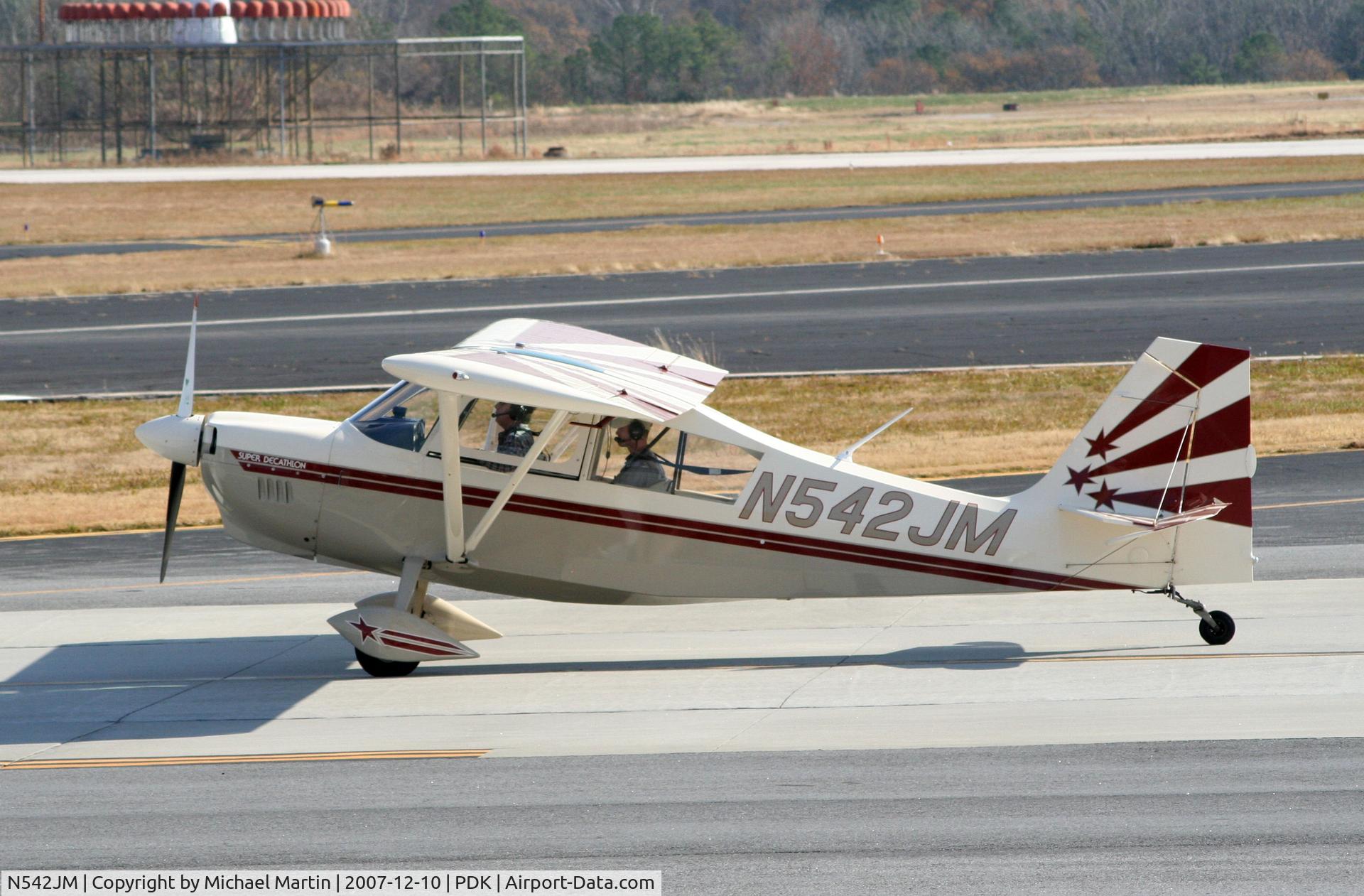 N542JM, 2004 American Champion 8KCAB Super Decathlon C/N 941-2003, Taxing to Runway 20R