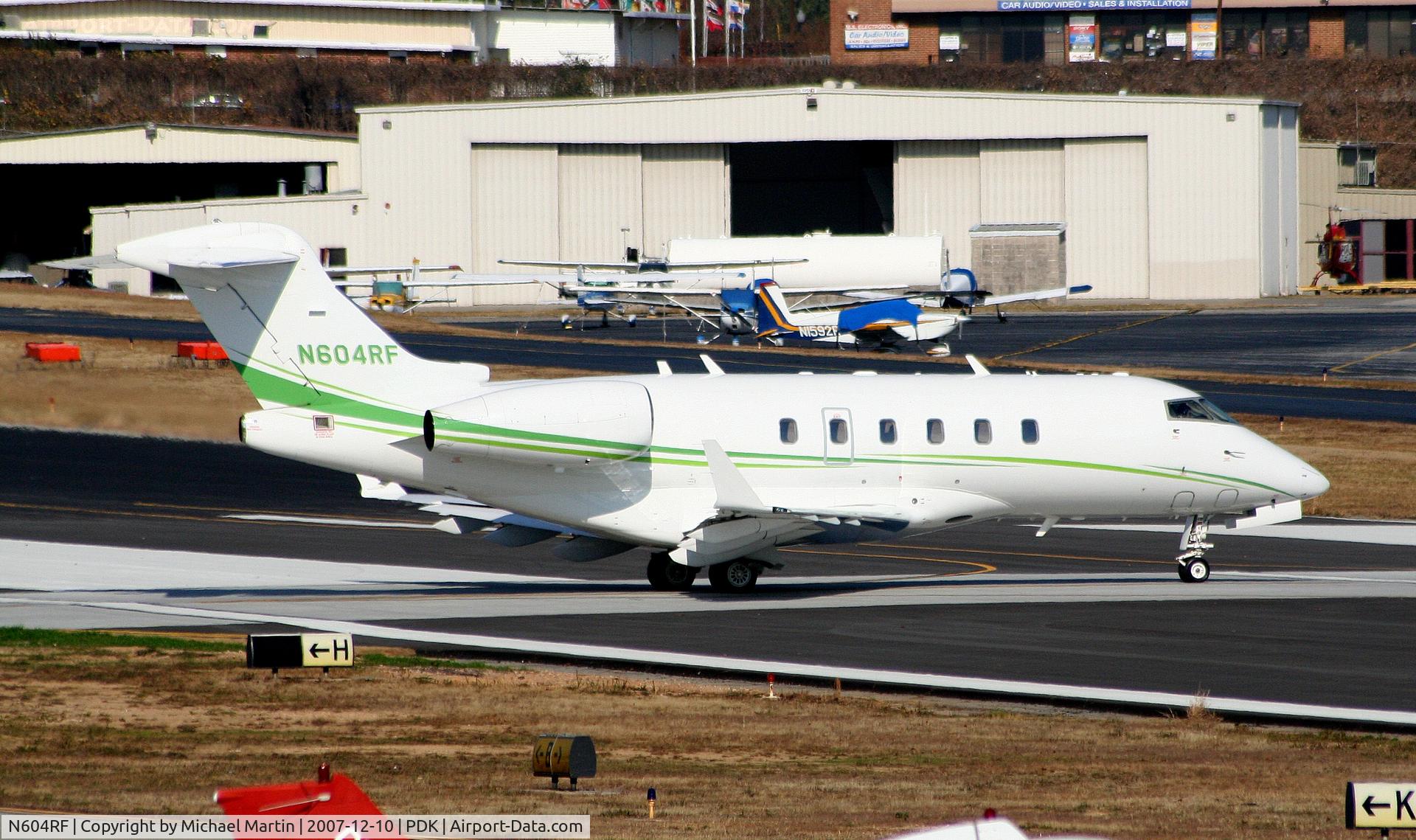 N604RF, 2004 Bombardier Challenger 300 (BD-100-1A10) C/N 20026, Taxing to Runway 20L