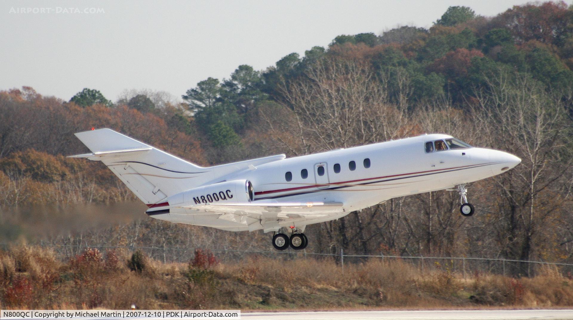 N800QC, British Aerospace BAe.125 Series 800A C/N 258174, Taking off from Runway 20L