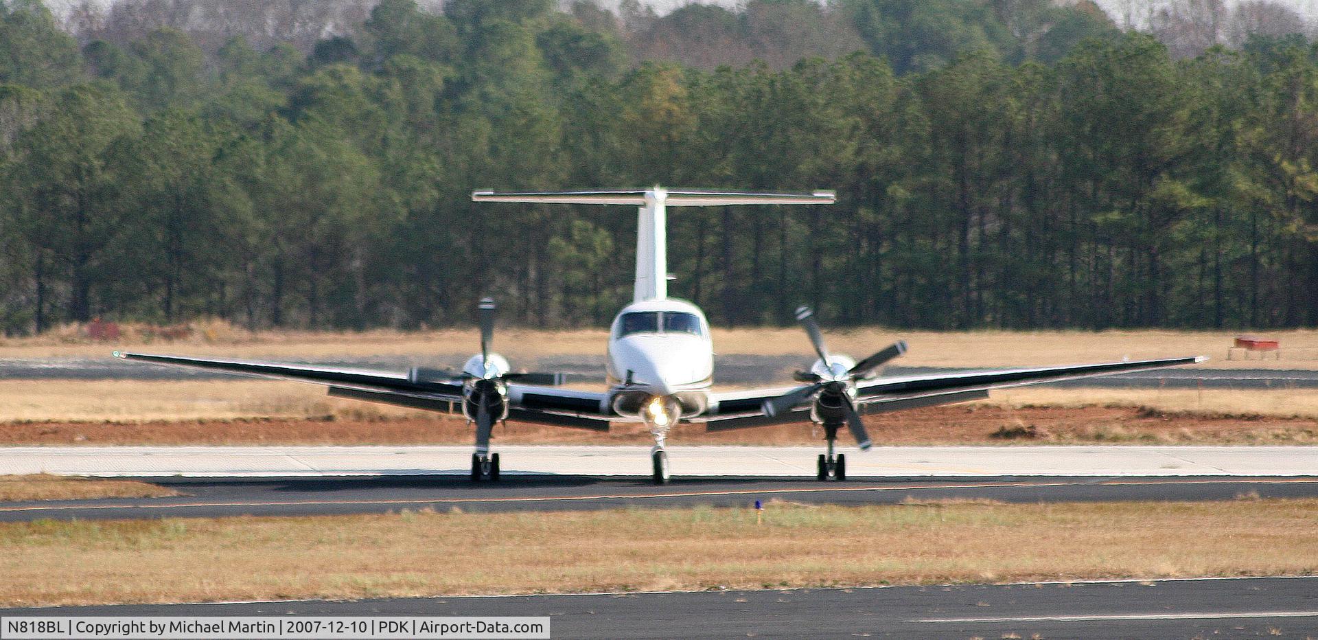 N818BL, 1991 Beech B200 King Air C/N BB-1394, Head On View