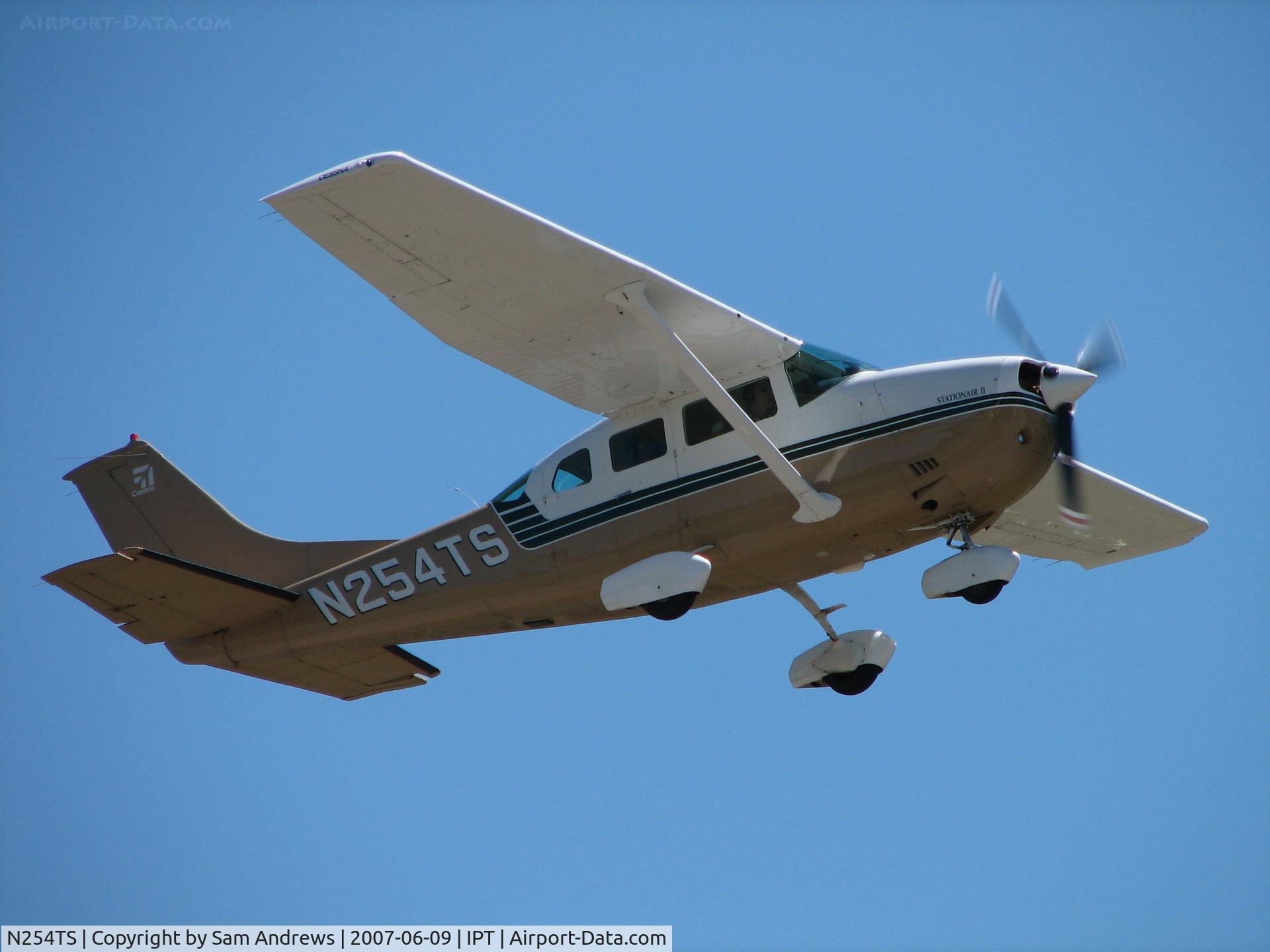 N254TS, 1974 Cessna U206F Stationair C/N U20602381, Departing the 2007 WRAP Fly-In