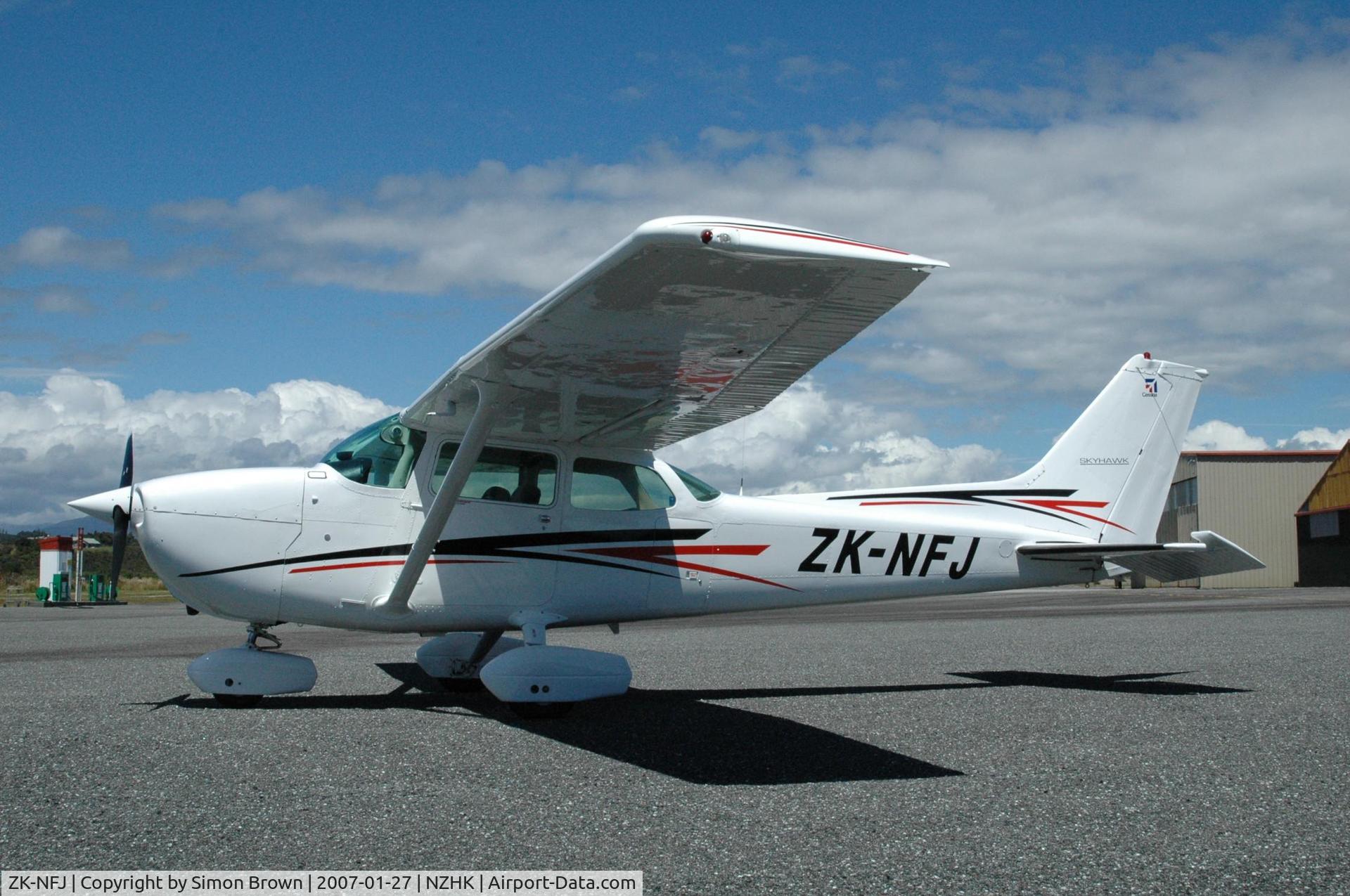 ZK-NFJ, 1977 CESSNA 172N C/N 17268021, ZK-NFJ resting at Hokitika