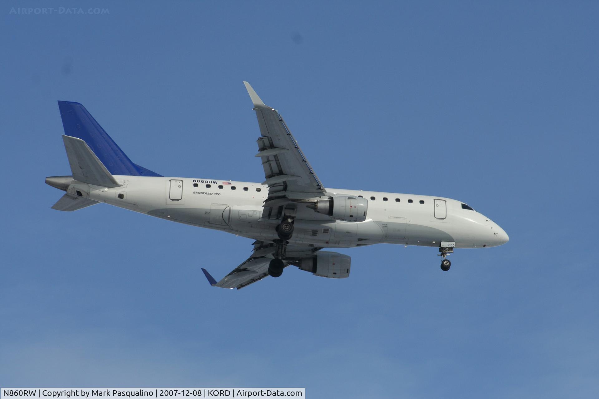 N860RW, 2005 Embraer 170SE (ERJ-170-100SE) C/N 17000084, ERJ 170-100 SE