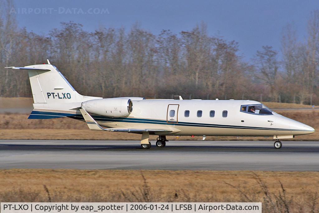 PT-LXO, 1987 Learjet 55C C/N 135, Learjet 55 departing rwy 16