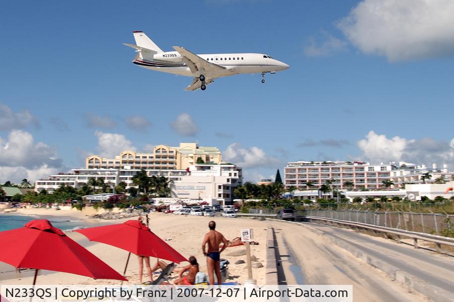 N233QS, 2006 Dassault Falcon 2000EX C/N 91, Falcon 200 Landing in St Martin
