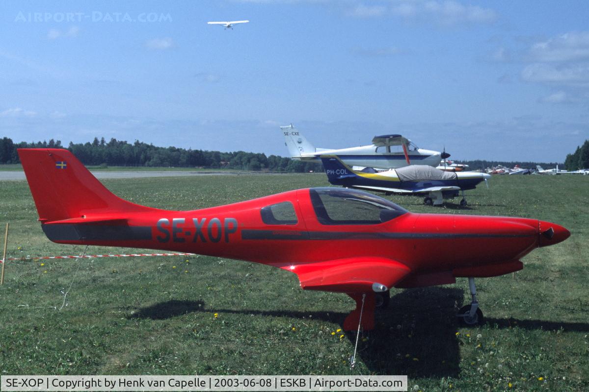 SE-XOP, 1997 Lancair 320 C/N 493-749, Lancair at the 2003 Swedish EAA fly-in at Berkarby, Stockholm