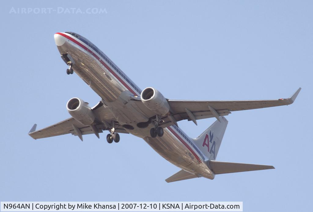 N964AN, 2001 Boeing 737-823 C/N 30093, American Arlines Boeing 737-823 blasting off