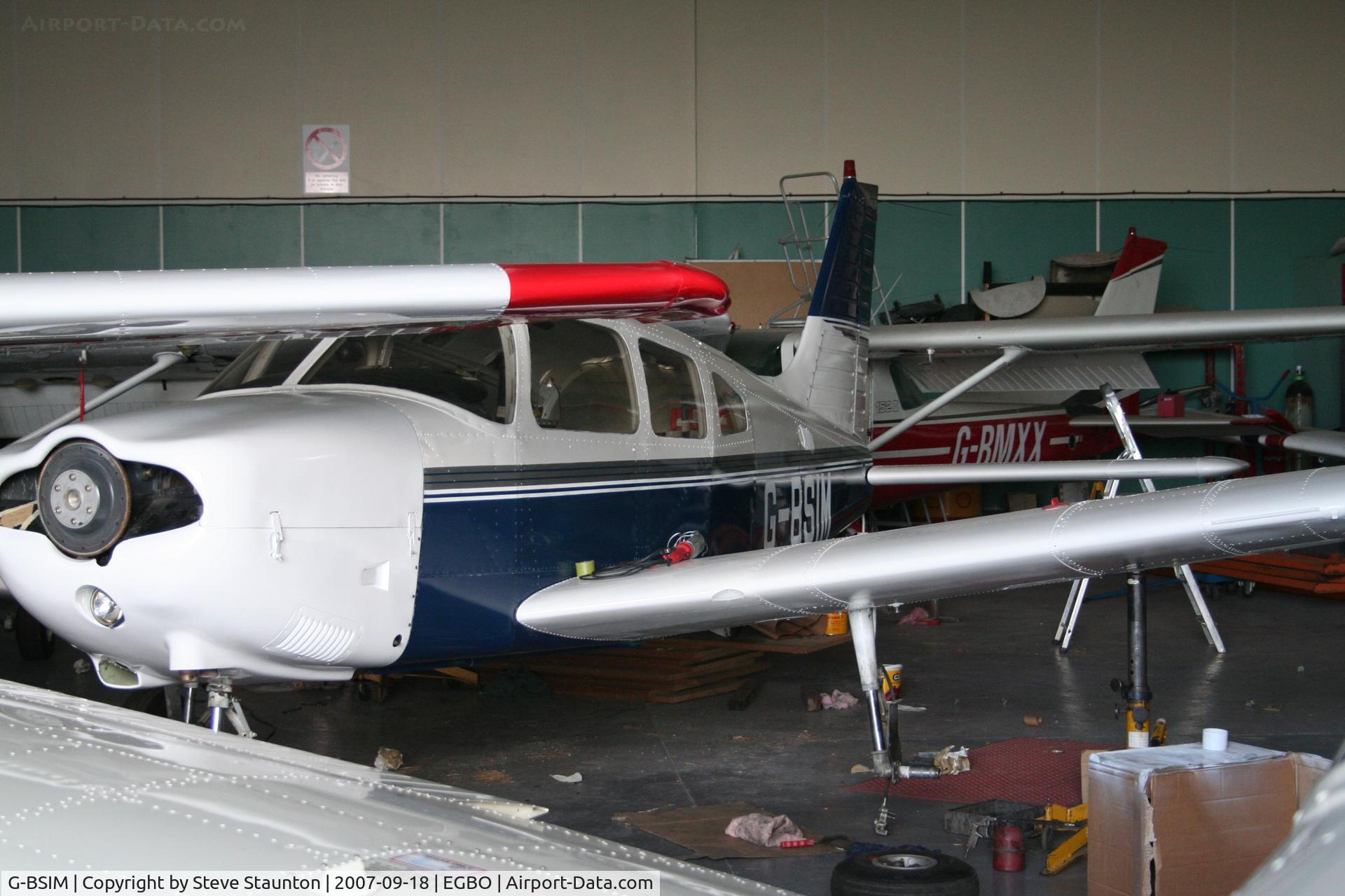 G-BSIM, 1986 Piper PA-28-181 Cherokee Archer II C/N 28-8690017, Taken at Halfpenny Green 18th September 2007