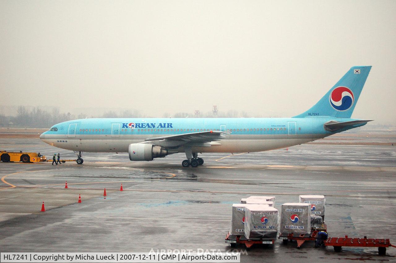 HL7241, 1992 Airbus A300B4-622R C/N 662, Push-back
