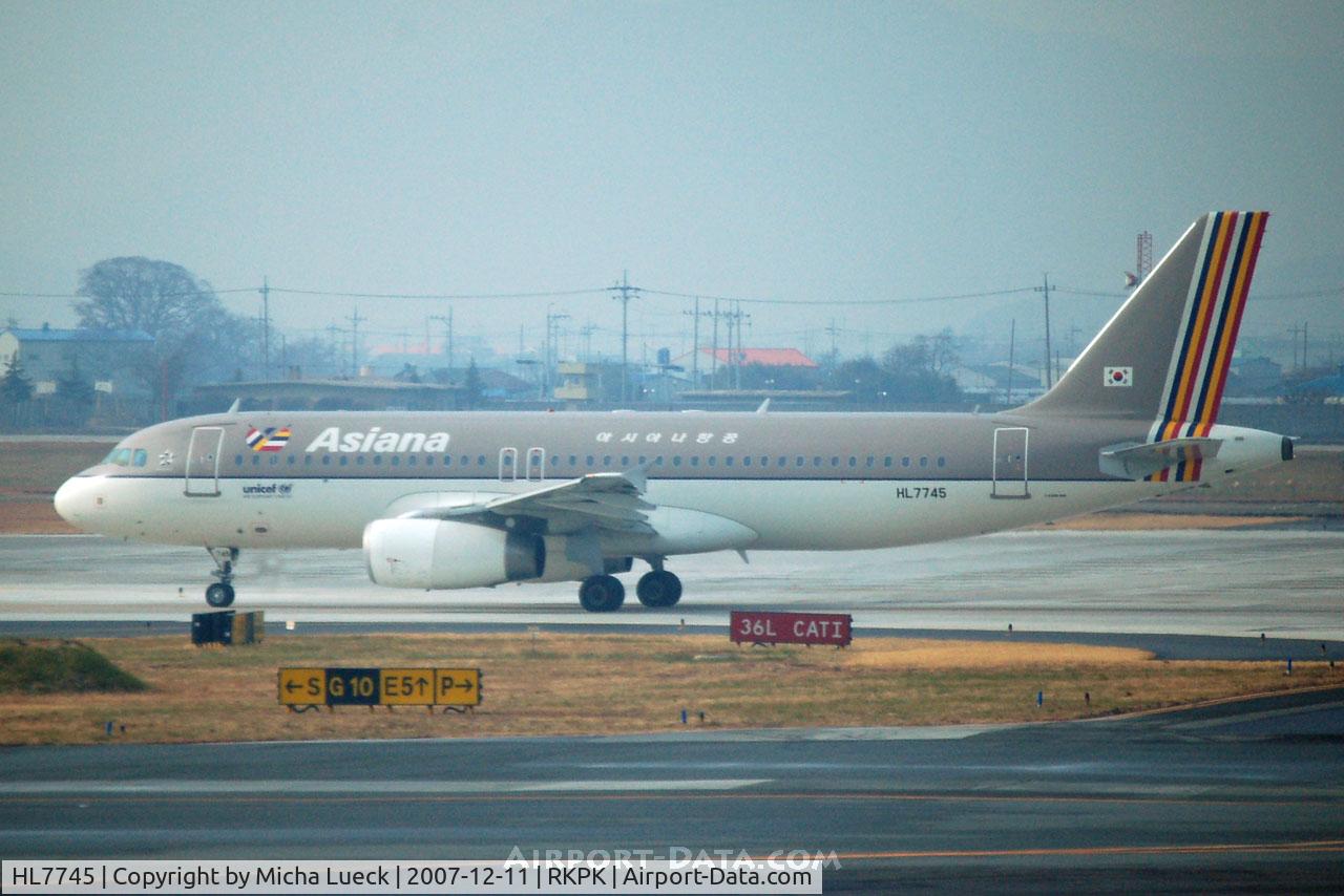 HL7745, 2006 Airbus A320-232 C/N 2840, Taxiing to the runway