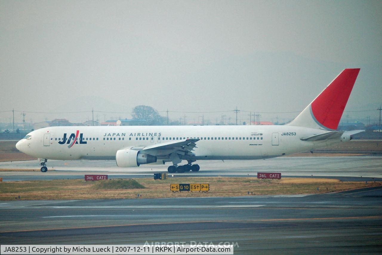 JA8253, 1987 Boeing 767-346 C/N 23645, Taxiing to the runway