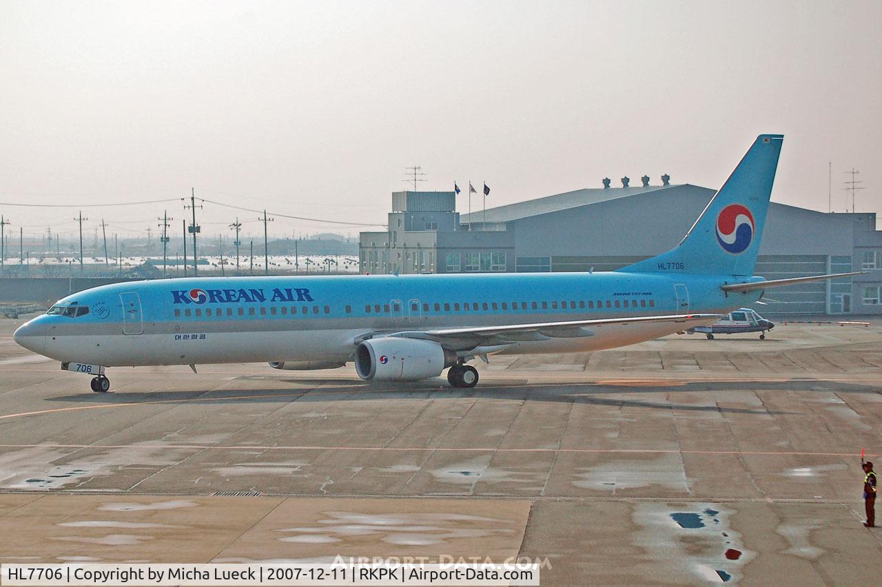 HL7706, Boeing 737-9B5 C/N 29991, Arriving at the gate