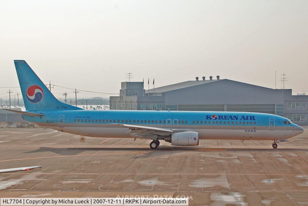 HL7704, Boeing 737-9B5 C/N 29989, Taxiing to the runway