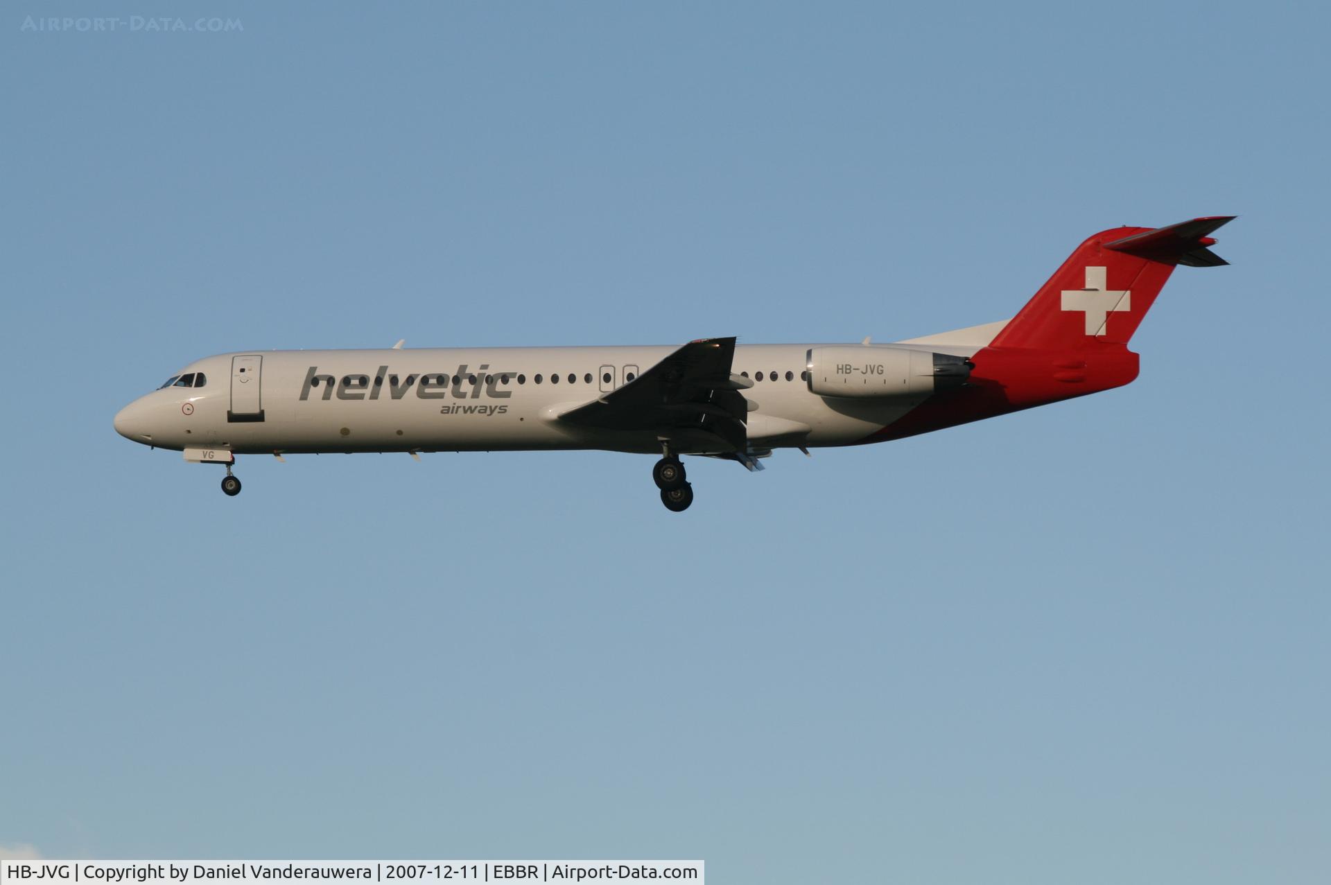 HB-JVG, 1993 Fokker 100 (F-28-0100) C/N 11478, arrival of flight LX780 to rwy 25L
