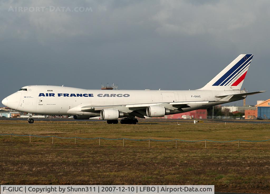 F-GIUC, 2002 Boeing 747-428F/ER/SCD C/N 32867, Line up rwy 32R for departure