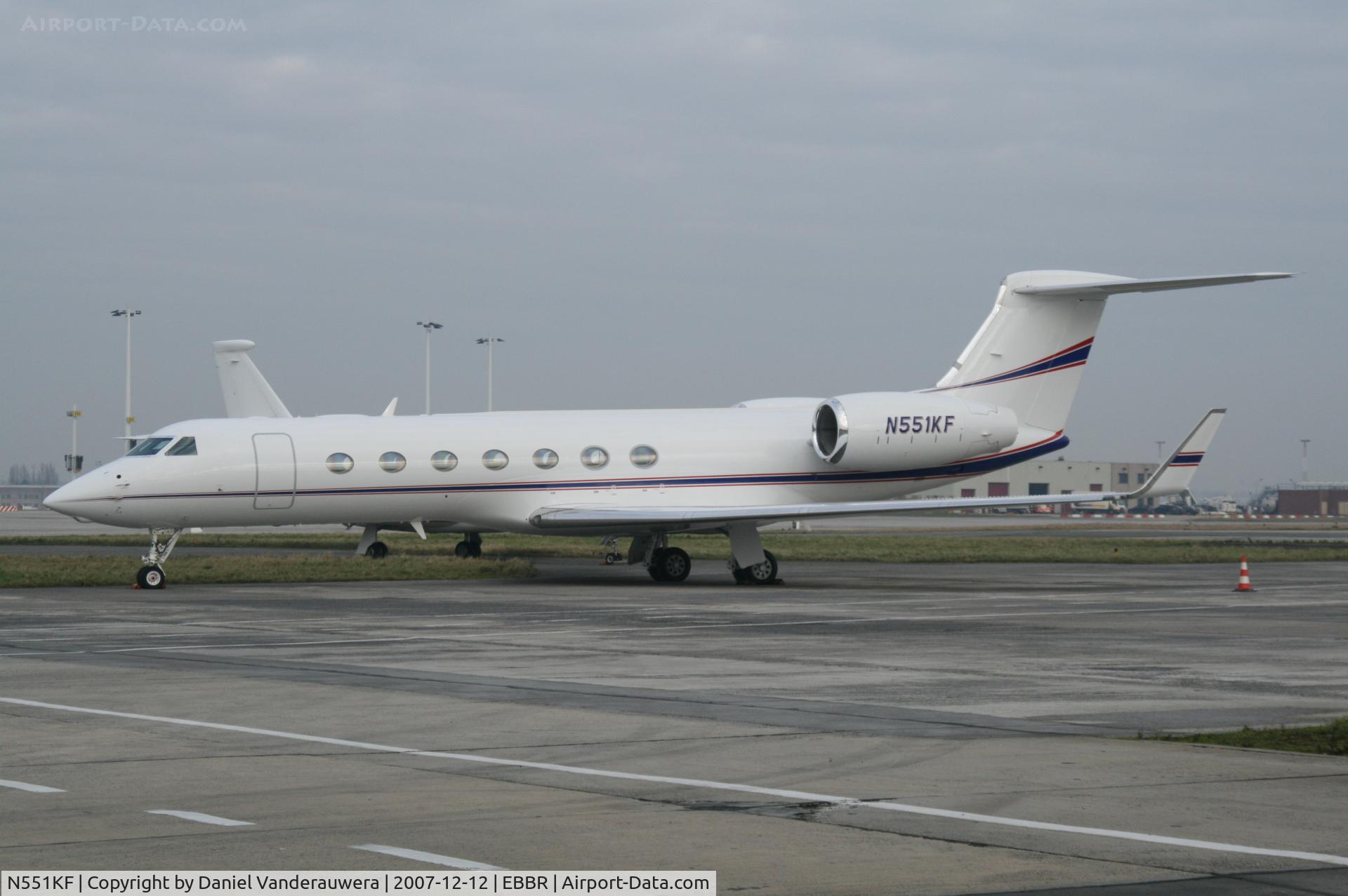 N551KF, 2007 Gulfstream Aerospace GV-SP (G550) C/N 5148, General Aviation apron