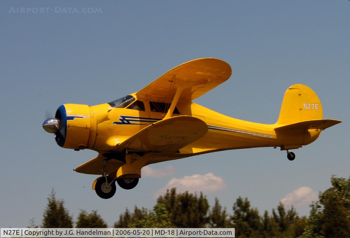 N27E, 1944 Beech D17S Staggerwing C/N 6883, take off at Horn Point Maryland