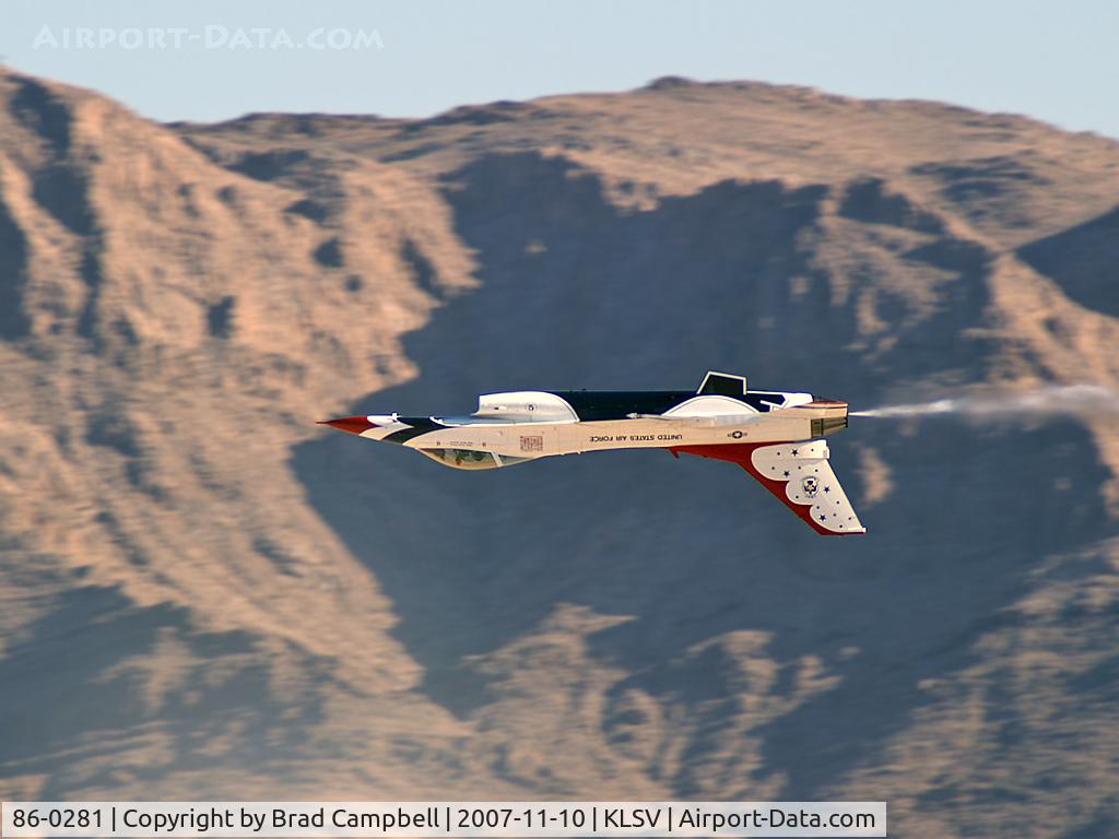 86-0281, 1986 General Dynamics F-16C Fighting Falcon C/N 5C-387, USA - Air Force / 1986 General Dynamics F-16C Fighting Falcon (Block 32D) - Thunderbird #5 - Major Ed Casey (Lead Solo)