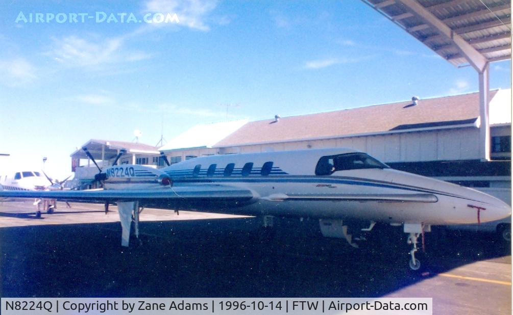 N8224Q, 1994 Beech 2000A Starship 1 Starship 1 C/N NC-49, Registered as a Beech 2000 Starship