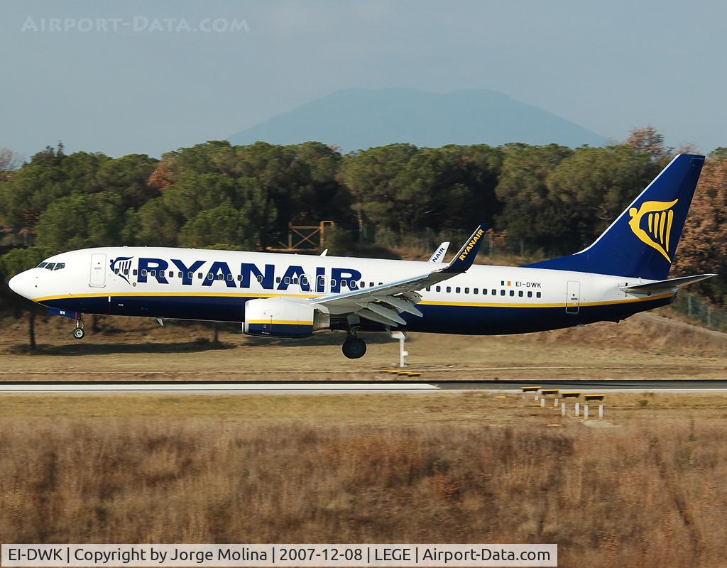 EI-DWK, 2007 Boeing 737-8AS C/N 36078, Landing RWY 20, new plane for Ryanair.