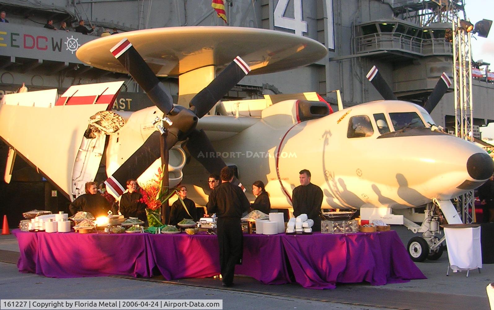 161227, Grumman E-2C Hawkeye C/N A067, E-2C at Midway