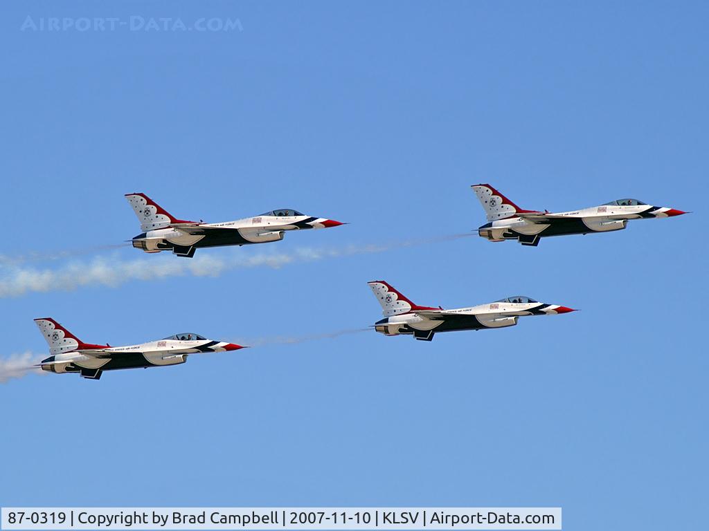 87-0319, 1987 General Dynamics F-16C Fighting Falcon C/N 5C-580, USA - Air Force / 1987 General Dynamics F-16C Fighting Falcon (Block 32J) - Thunderbird #1 - Lt. Colonel Kevin Robbins (Commander/Leader)
