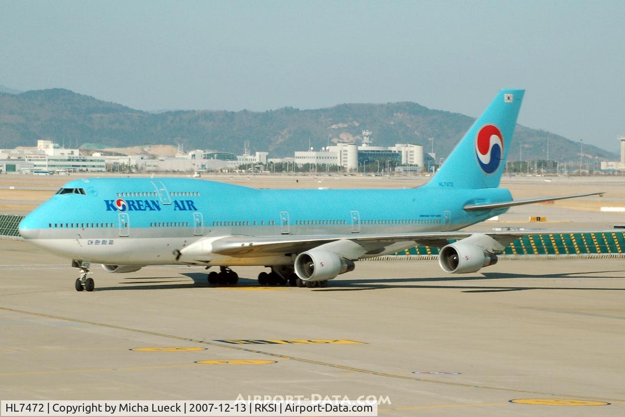 HL7472, 1996 Boeing 747-4B5 C/N 26403, Taxiing to the gate