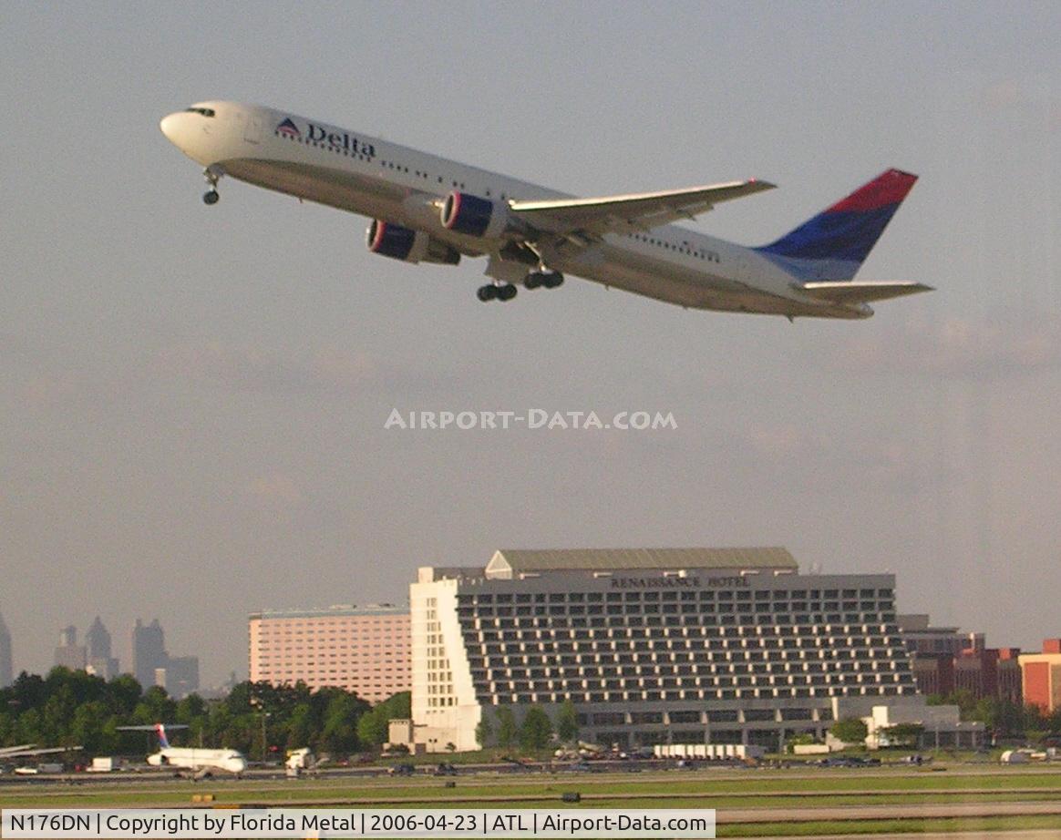 N176DN, 1990 Boeing 767-332 C/N 25061, Delta