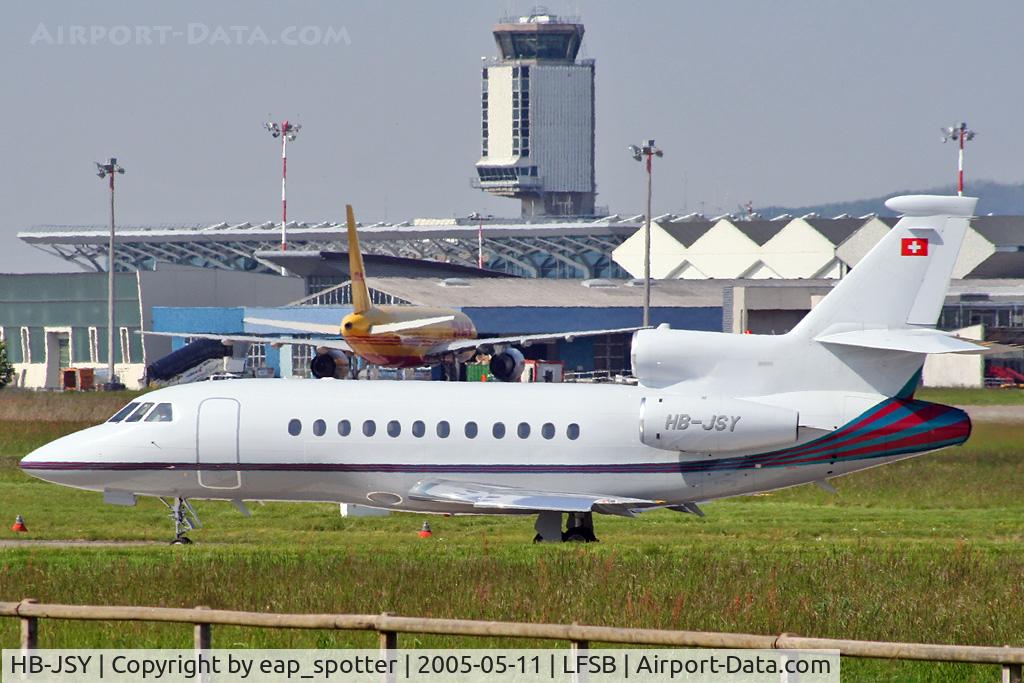 HB-JSY, 2001 Dassault Falcon 900EX C/N 96, lining up rwy 34