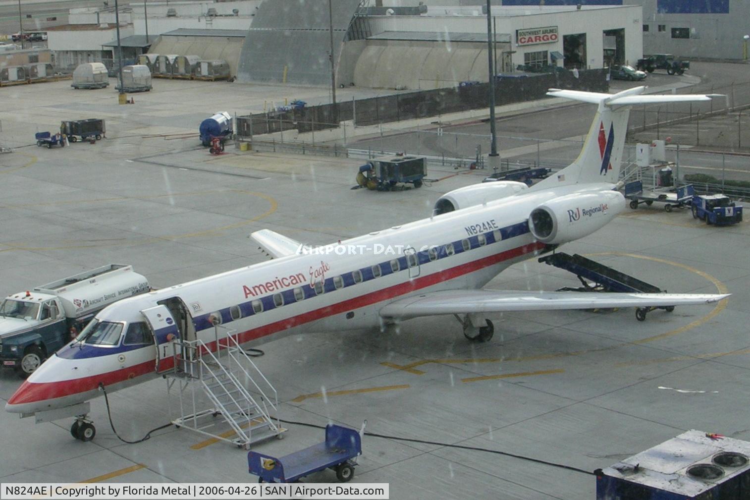 N824AE, 2002 Embraer ERJ-140LR (EMB-135KL) C/N 145584, American Eagle