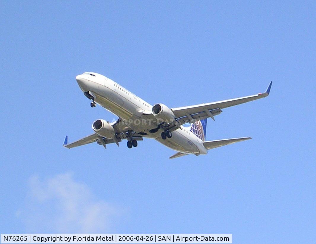 N76265, 2001 Boeing 737-824 C/N 31585, Continental