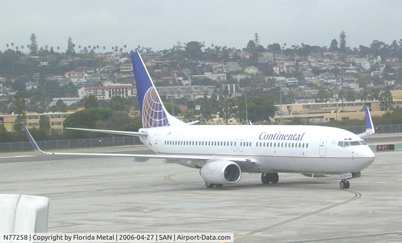 N77258, 2000 Boeing 737-824 C/N 30802, Continental