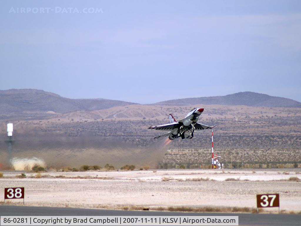 86-0281, 1986 General Dynamics F-16C Fighting Falcon C/N 5C-387, USA - Air Force / 1986 General Dynamics F-16C Fighting Falcon (Block 32D) - Thunderbird #5 - Major Ed Casey (Lead Solo) / My 4500th Upload.