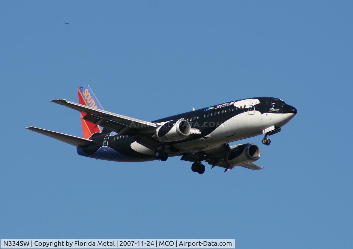 N334SW, 1988 Boeing 737-3H4 C/N 23938, Shamu One