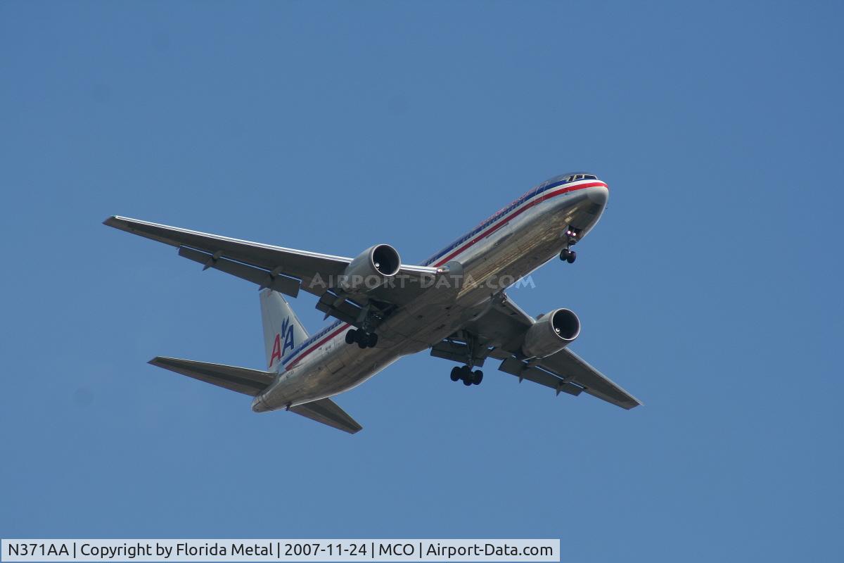 N371AA, 1992 Boeing 767-323 C/N 25198, American