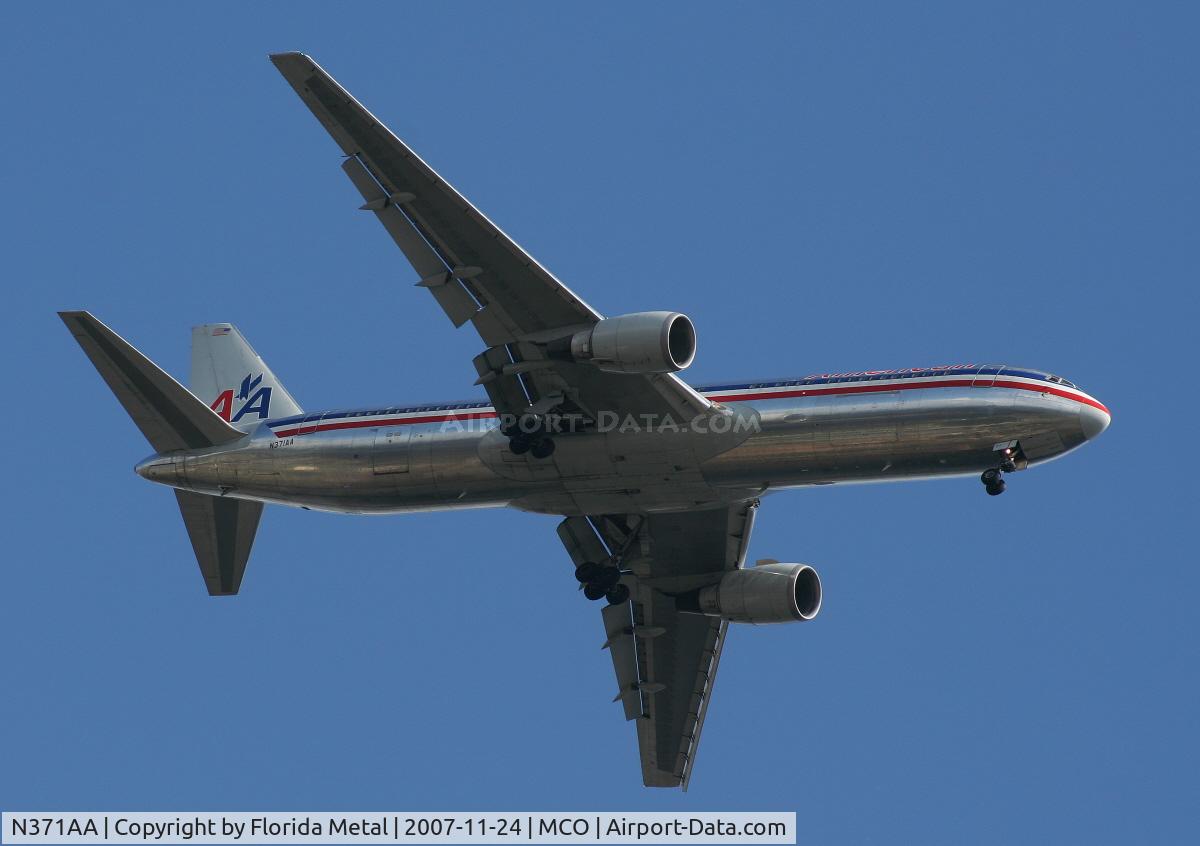 N371AA, 1992 Boeing 767-323 C/N 25198, American