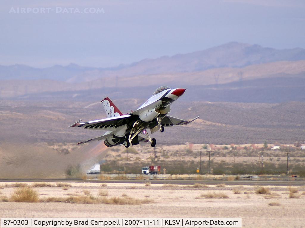 87-0303, 1987 General Dynamics F-16C Fighting Falcon C/N 5C-564, USA - Air Force / 1987 General Dynamics F-16C Fighting Falcon (Block 32H) - Thunderbird #6 - Major Samantha Weeks (Opposing Solo)