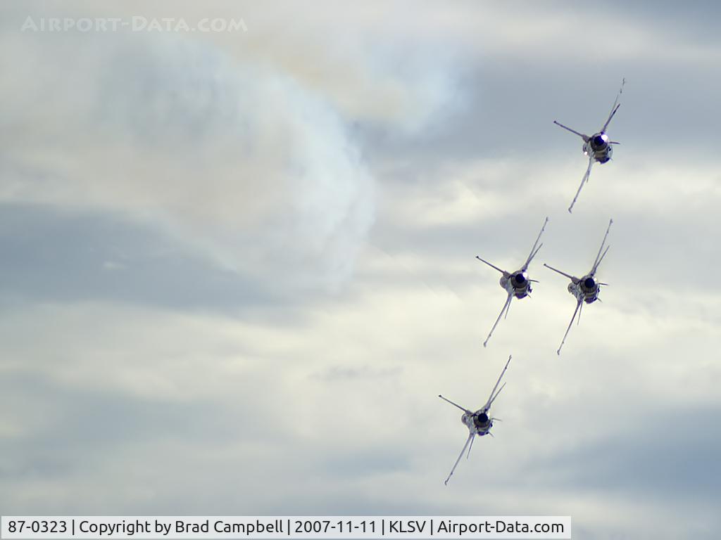 87-0323, 1987 General Dynamics F-16C Fighting Falcon C/N 5C-854, USA - Air Force / 1987 General Dynamics F-16C Fighting Falcon (Block 32J) - Thunderbird #4 - Major Scott Poteet (Slot)
