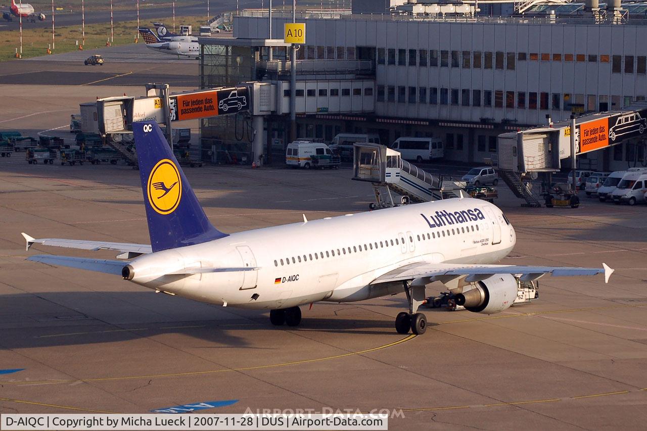 D-AIQC, 1991 Airbus A320-211 C/N 0201, Push-back