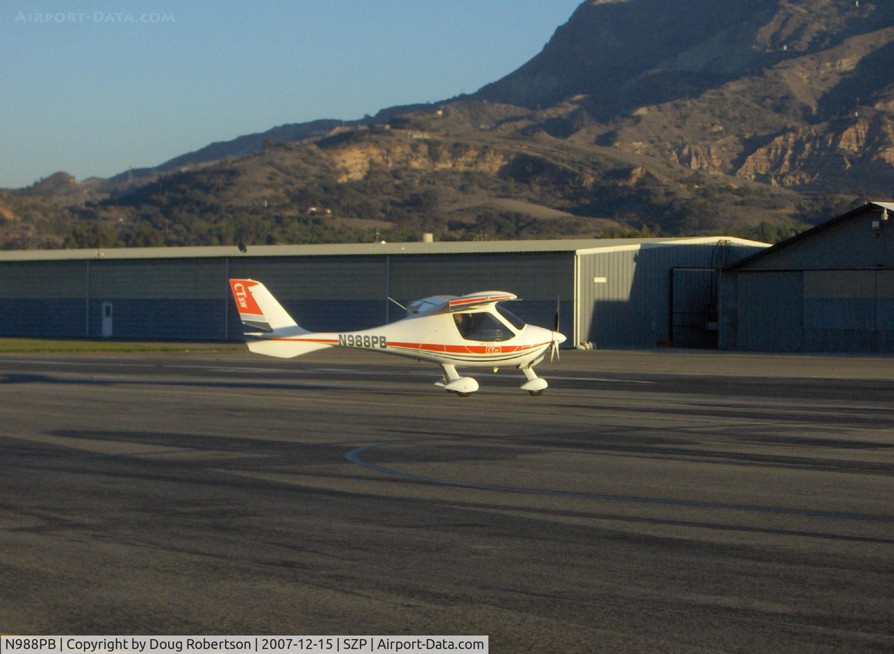 N988PB, 2005 Flight Design CTSW C/N 05-03-03, 2005 Flight Design CTSW, Rotax 912 100 Hp, taxi turn to Rwy 22