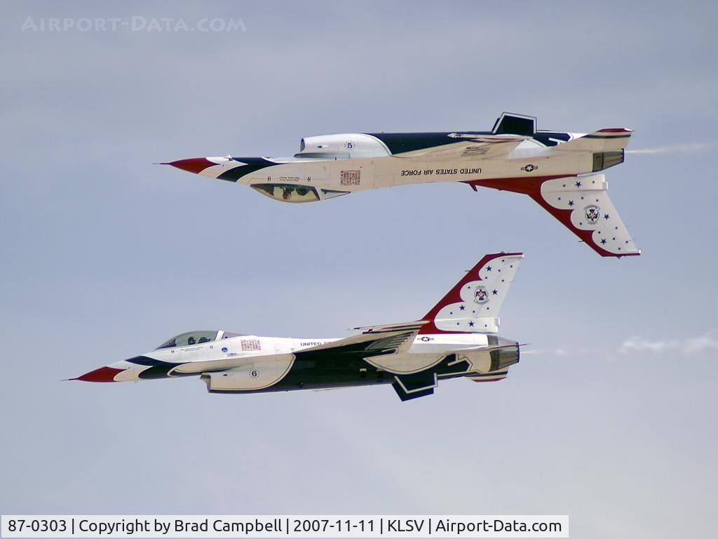 87-0303, 1987 General Dynamics F-16C Fighting Falcon C/N 5C-564, USA - Air Force / 1987 General Dynamics F-16C Fighting Falcon (Block 32H) - Thunderbird #6 - Major Samantha Weeks (Opposing Solo)
