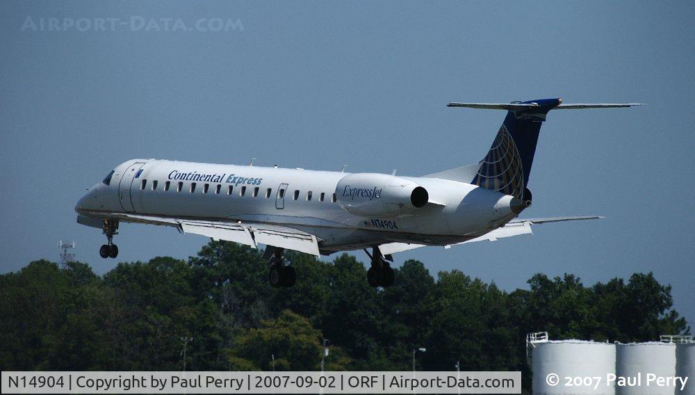 N14904, 2001 Embraer ERJ-145LR (EMB-145LR) C/N 145477, Flaps? Yes please
