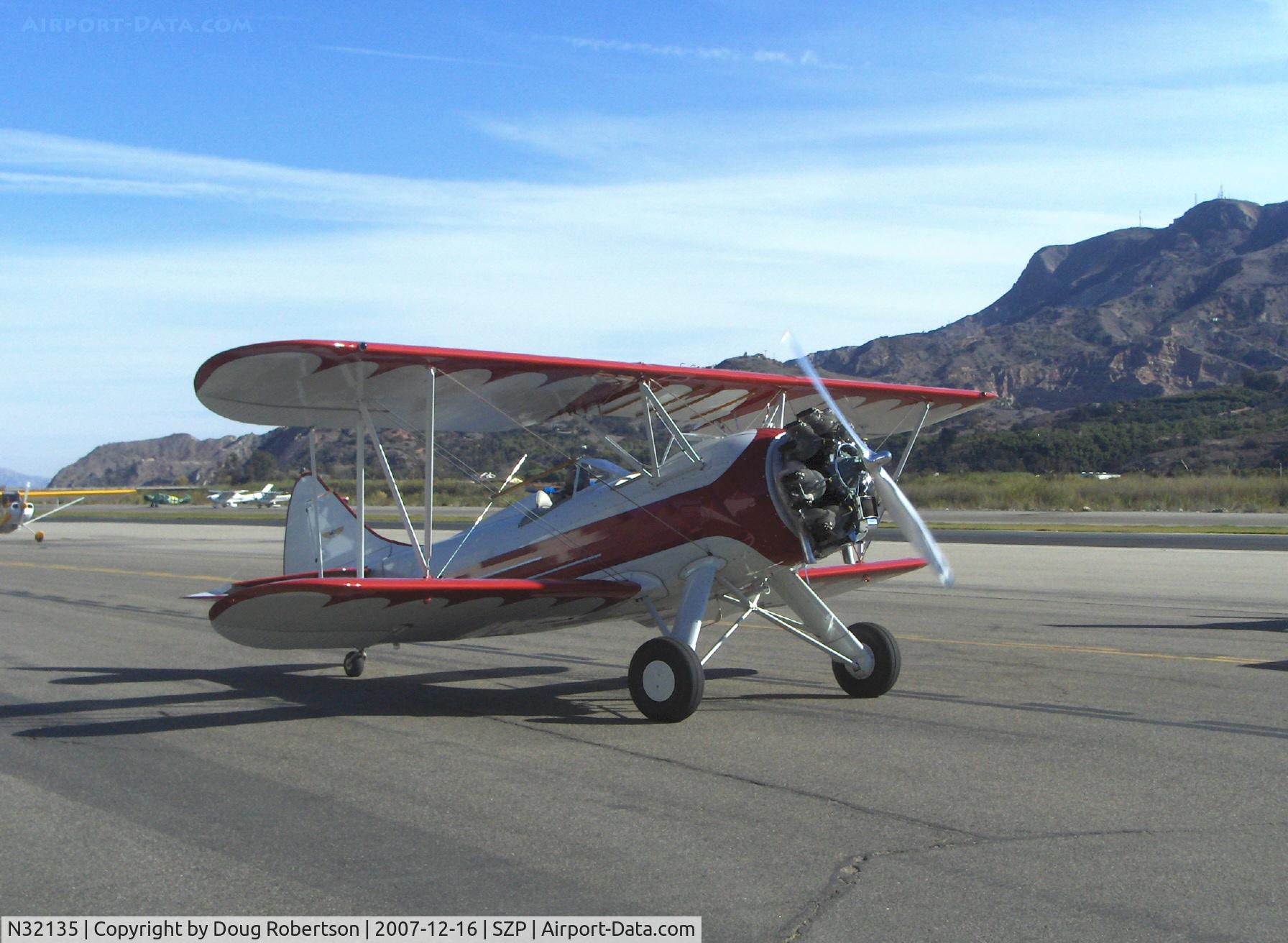 N32135, 1941 Waco UPF-7 C/N 5767, 1941 Waco UPF-7, Continental W670 220 Hp, engine warmup
