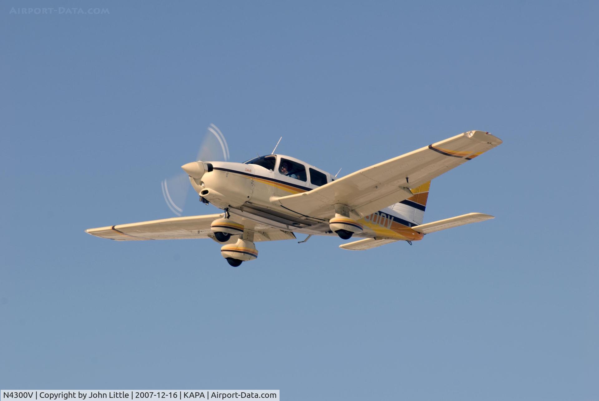 N4300V, Piper PA-28-236 Dakota C/N 28-8311016, Approach to 17L