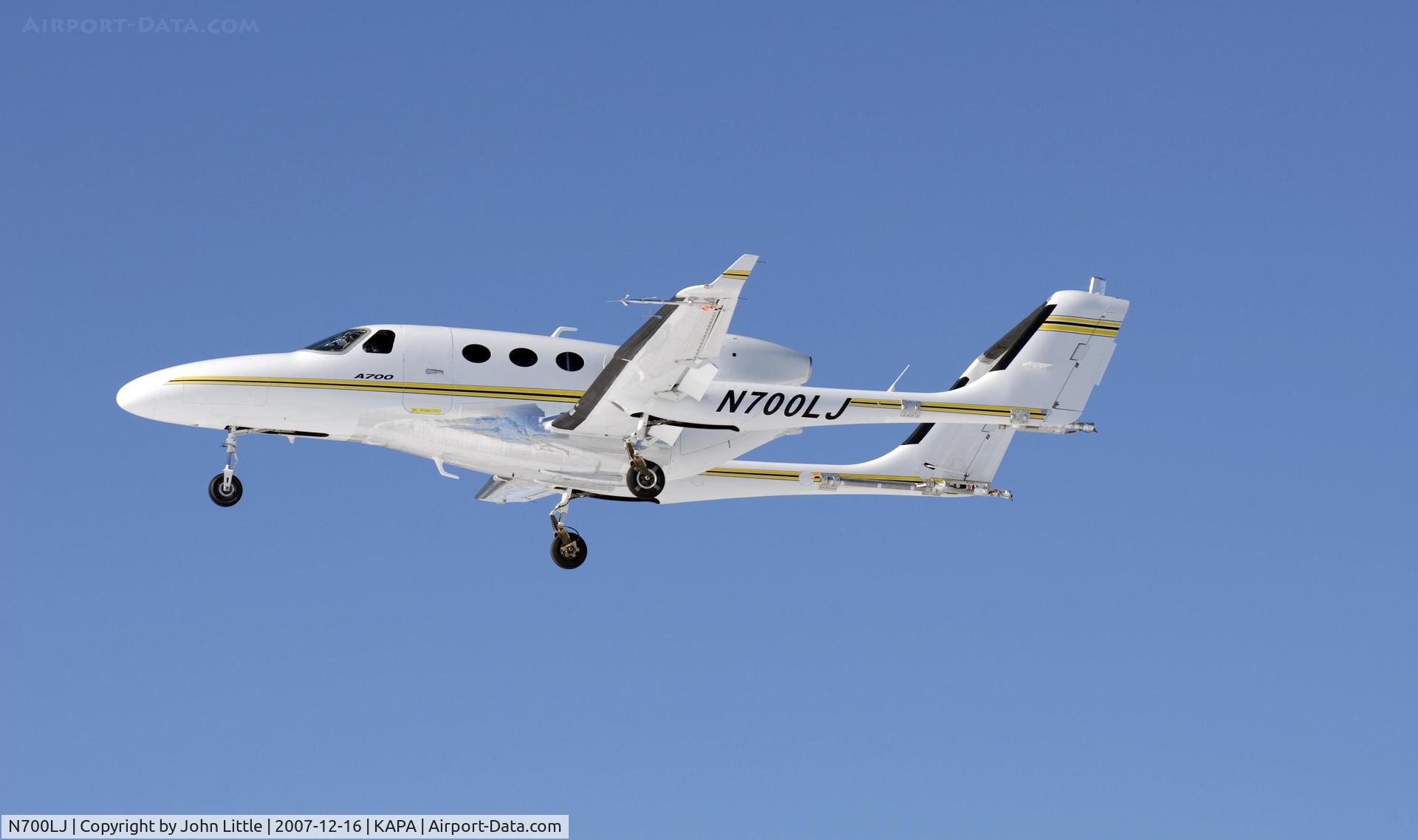 N700LJ, 2006 Adam Aircraft A700 C/N 0002, Approach to 17L